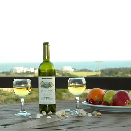 Faros Small And Restaurant