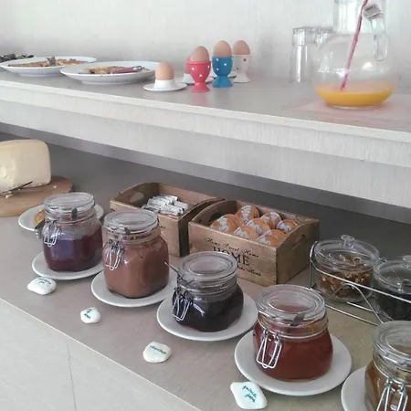 Faros Small And Restaurant