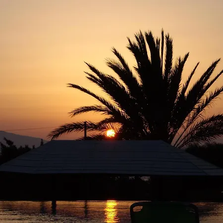 Hotel Faros Small And Restaurant 3*