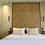 Faros Small And Restaurant 3*