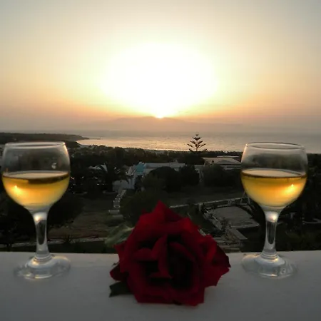Отель Faros Small & Restaurant 3*