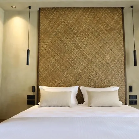 Faros Small & Restaurant 3*