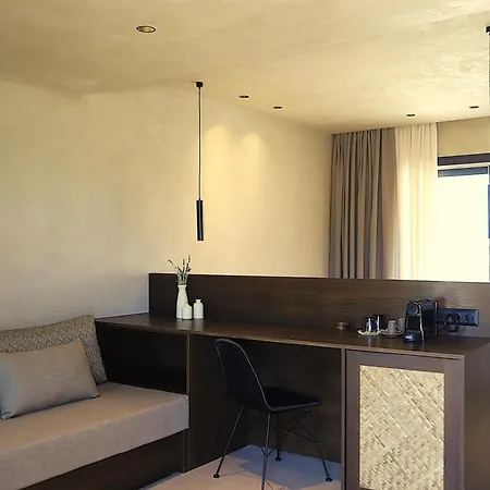 Hotel Faros Small And Restaurant