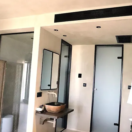 Faros Small And Restaurant Aliko Beach