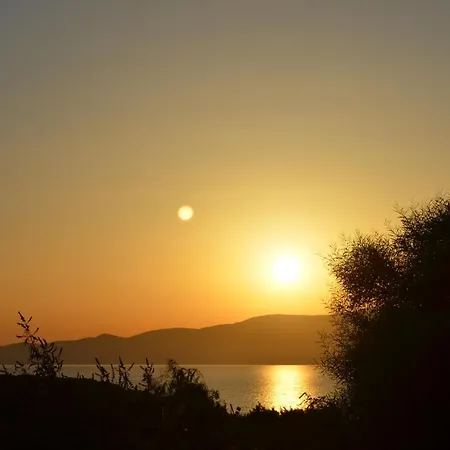Hotel Faros Small & Restaurant