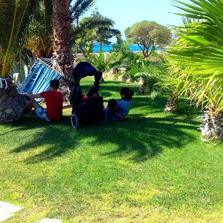 Отель Faros Small & Restaurant 3*