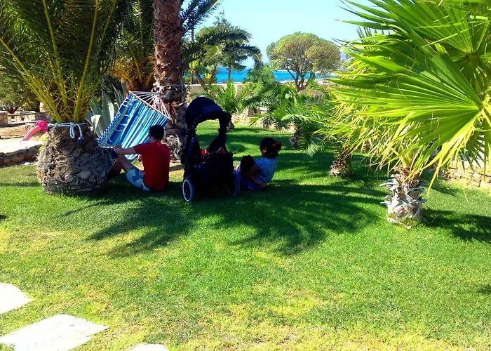 Ξενοδοχείο Faros Small And Restaurant 3*